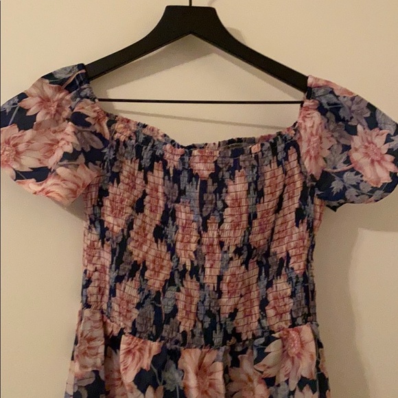 NWT Floral print maternity dress - Picture 2 of 4